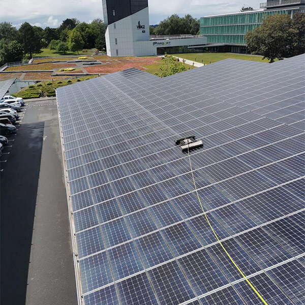 Allowash Nettoyage des panneaux photovoltaïque toiture ombrière et centrale au sol Pleudihen sur Rance Bretagne Cotes d'Armor Représenter dans le monde -Nettoyage de5 708 m² tertiaire